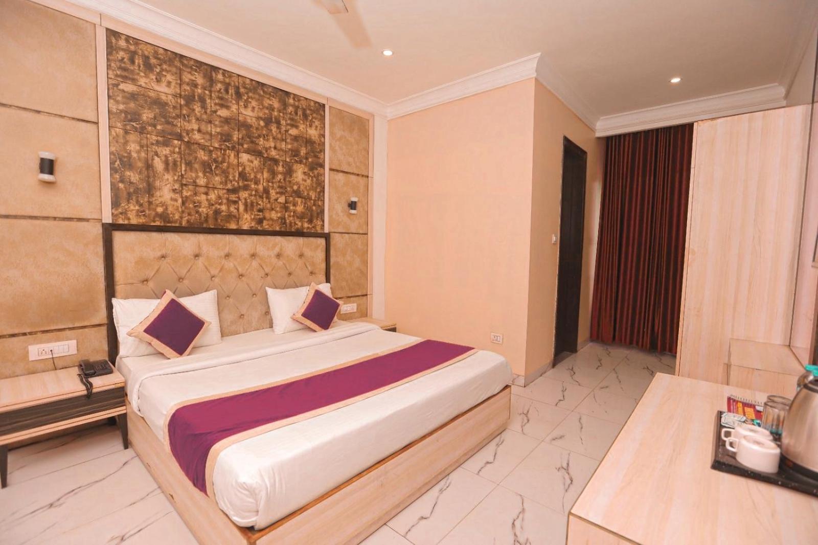 Hotel Almora Inn - Near By Delhi International Airport - With Free Airport Pickup And Drop Nuova Delhi Esterno foto