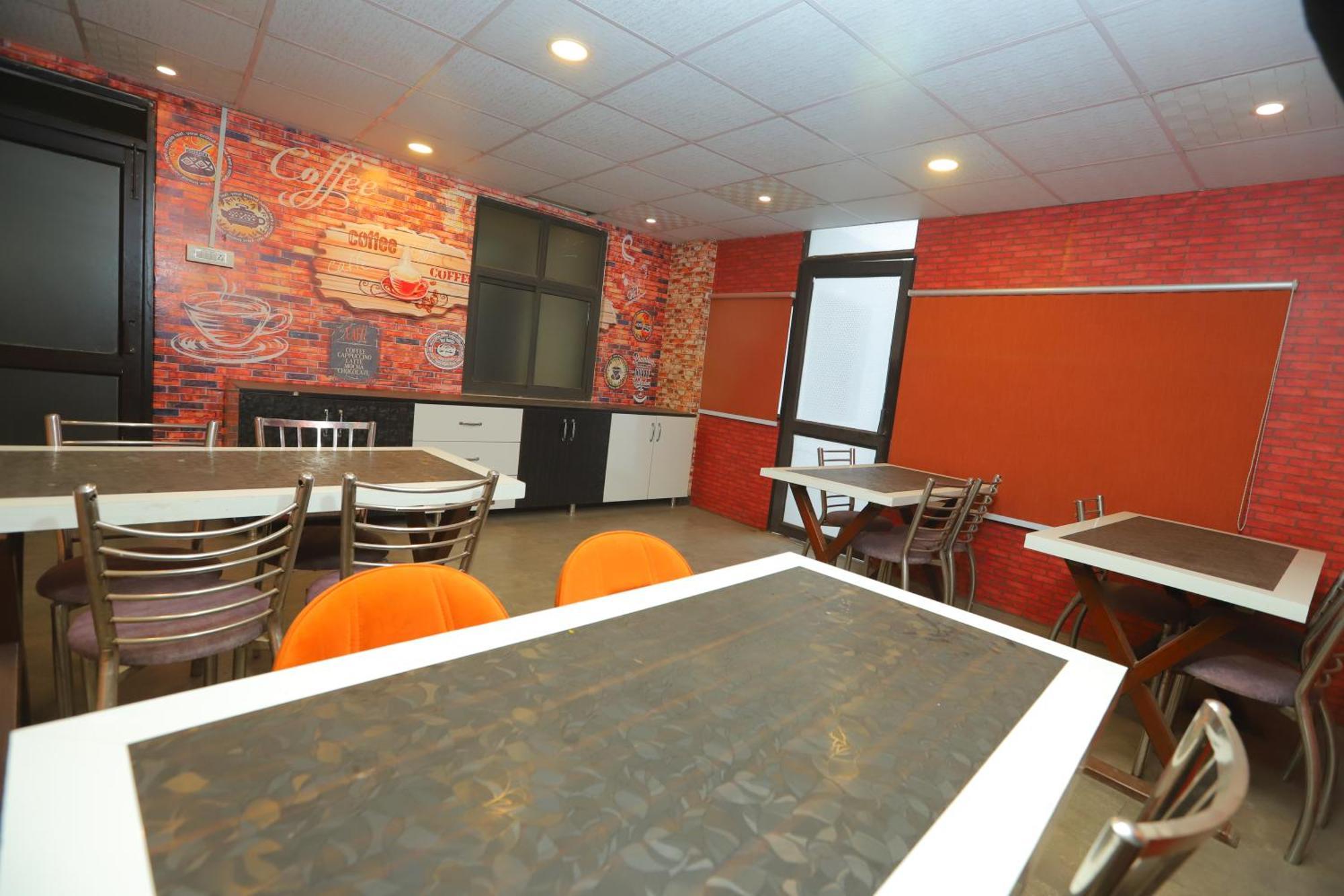 Hotel Almora Inn - Near By Delhi International Airport - With Free Airport Pickup And Drop Nuova Delhi Esterno foto