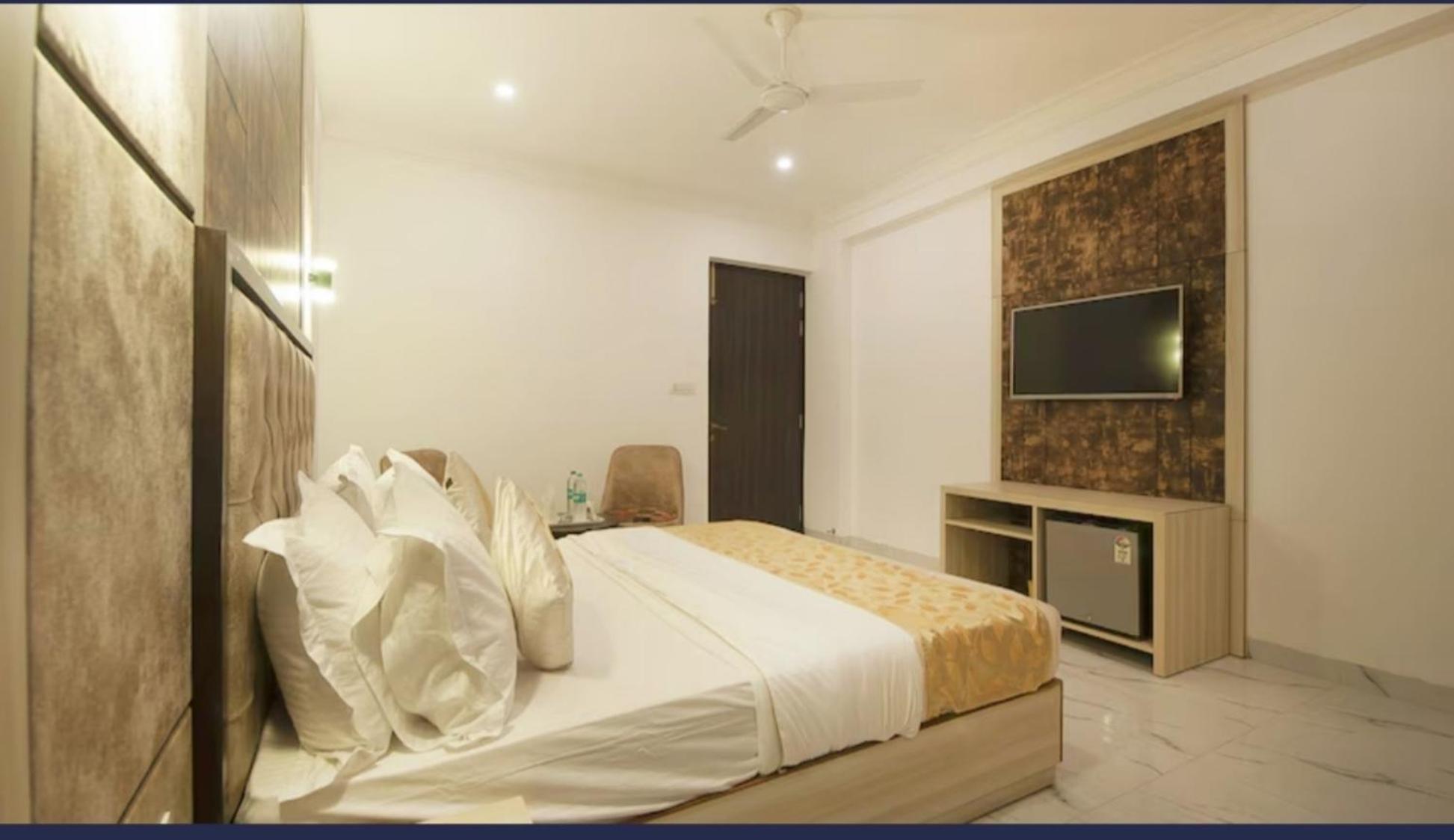 Hotel Almora Inn - Near By Delhi International Airport - With Free Airport Pickup And Drop Nuova Delhi Esterno foto