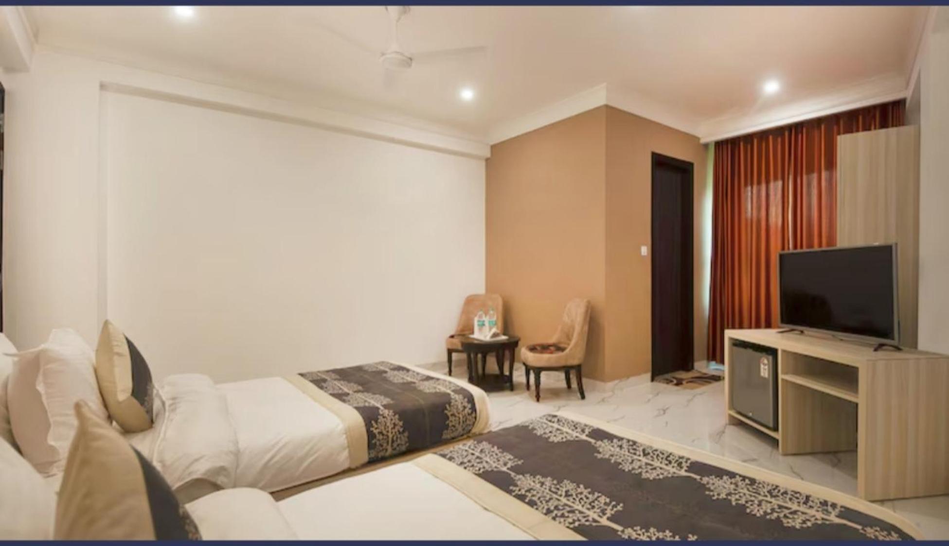Hotel Almora Inn - Near By Delhi International Airport - With Free Airport Pickup And Drop Nuova Delhi Esterno foto