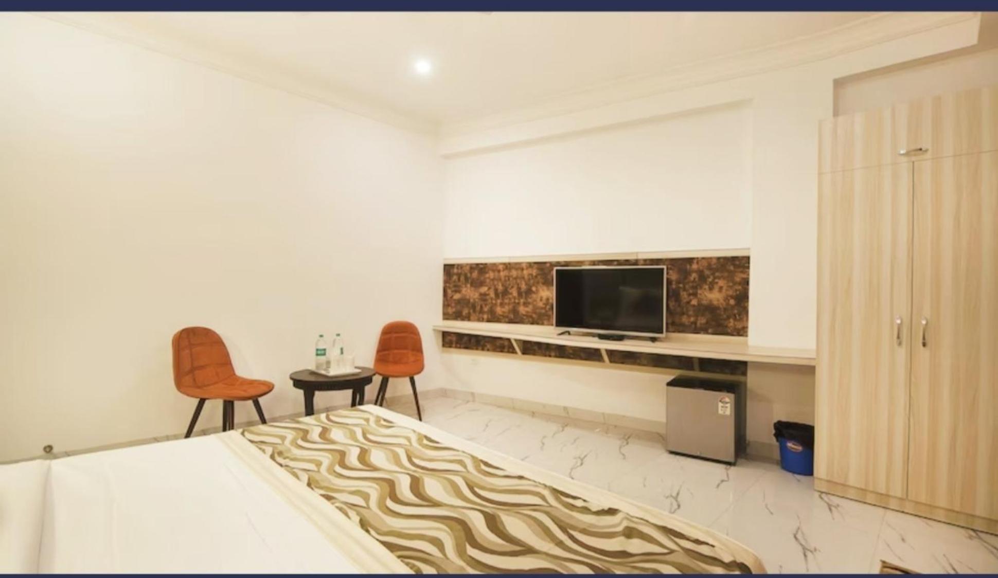 Hotel Almora Inn - Near By Delhi International Airport - With Free Airport Pickup And Drop Nuova Delhi Esterno foto