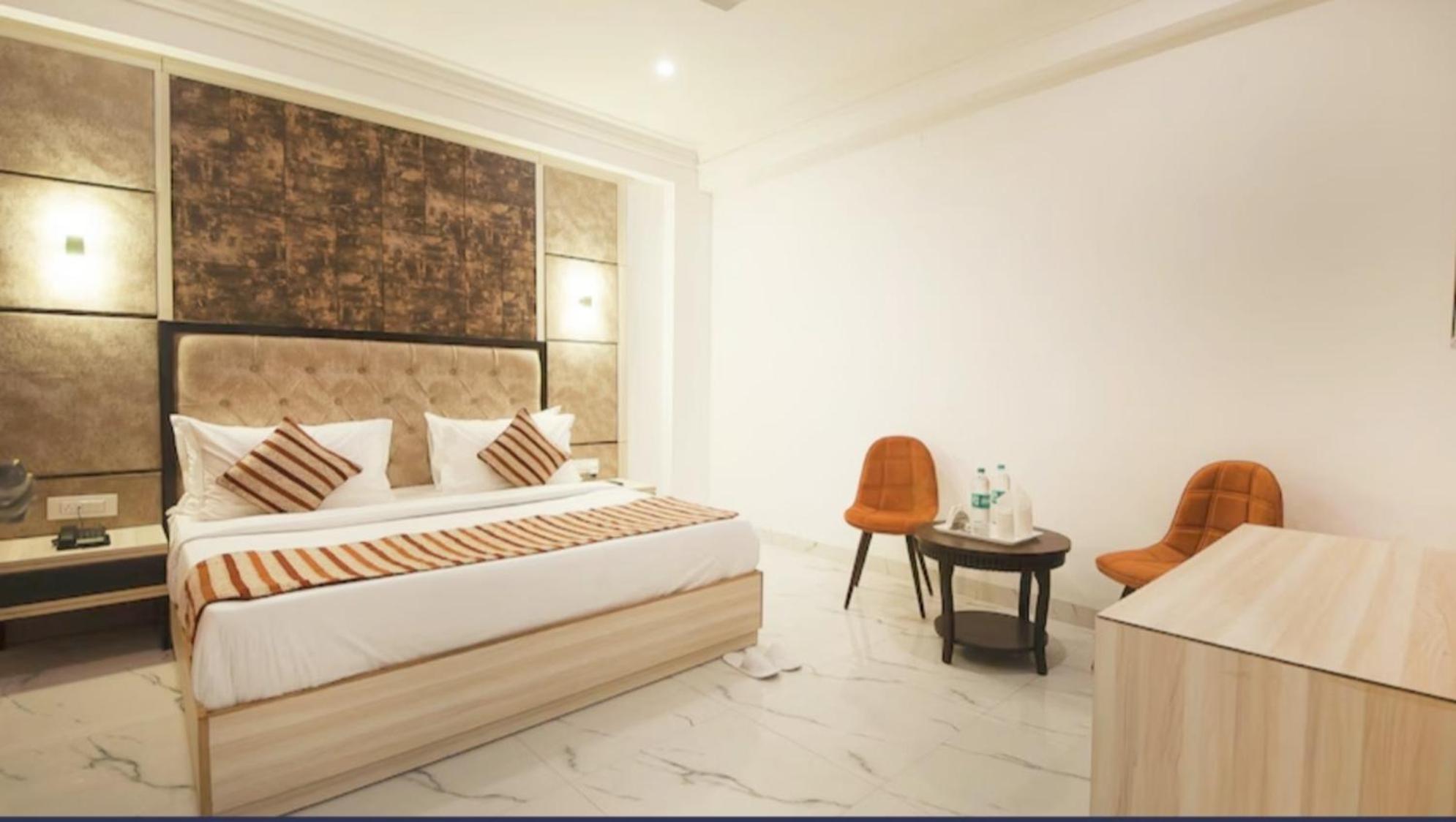 Hotel Almora Inn - Near By Delhi International Airport - With Free Airport Pickup And Drop Nuova Delhi Esterno foto