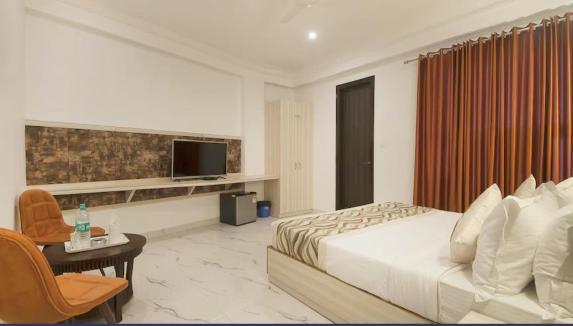 Hotel Almora Inn - Near By Delhi International Airport - With Free Airport Pickup And Drop Nuova Delhi Esterno foto