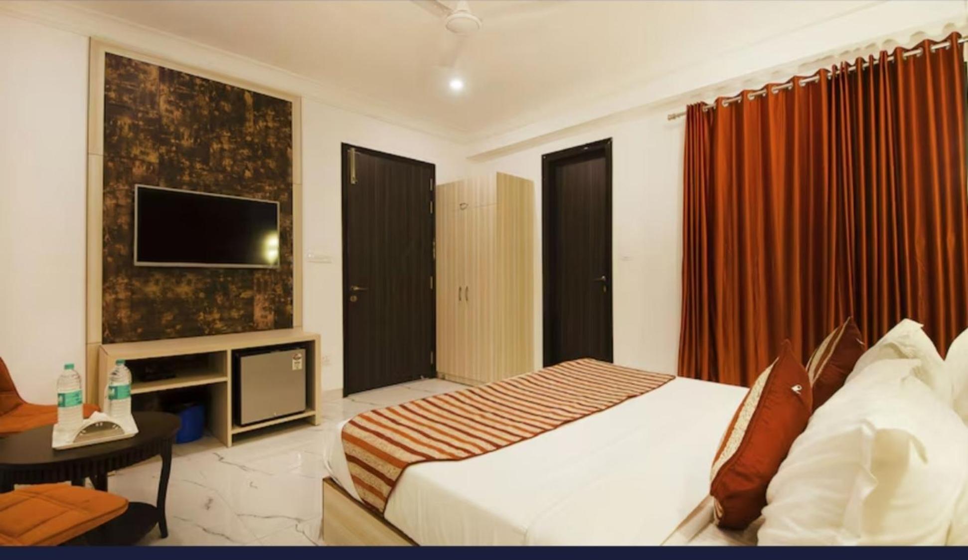 Hotel Almora Inn - Near By Delhi International Airport - With Free Airport Pickup And Drop Nuova Delhi Esterno foto