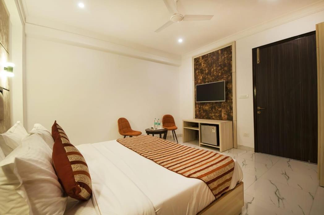 Hotel Almora Inn - Near By Delhi International Airport - With Free Airport Pickup And Drop Nuova Delhi Esterno foto