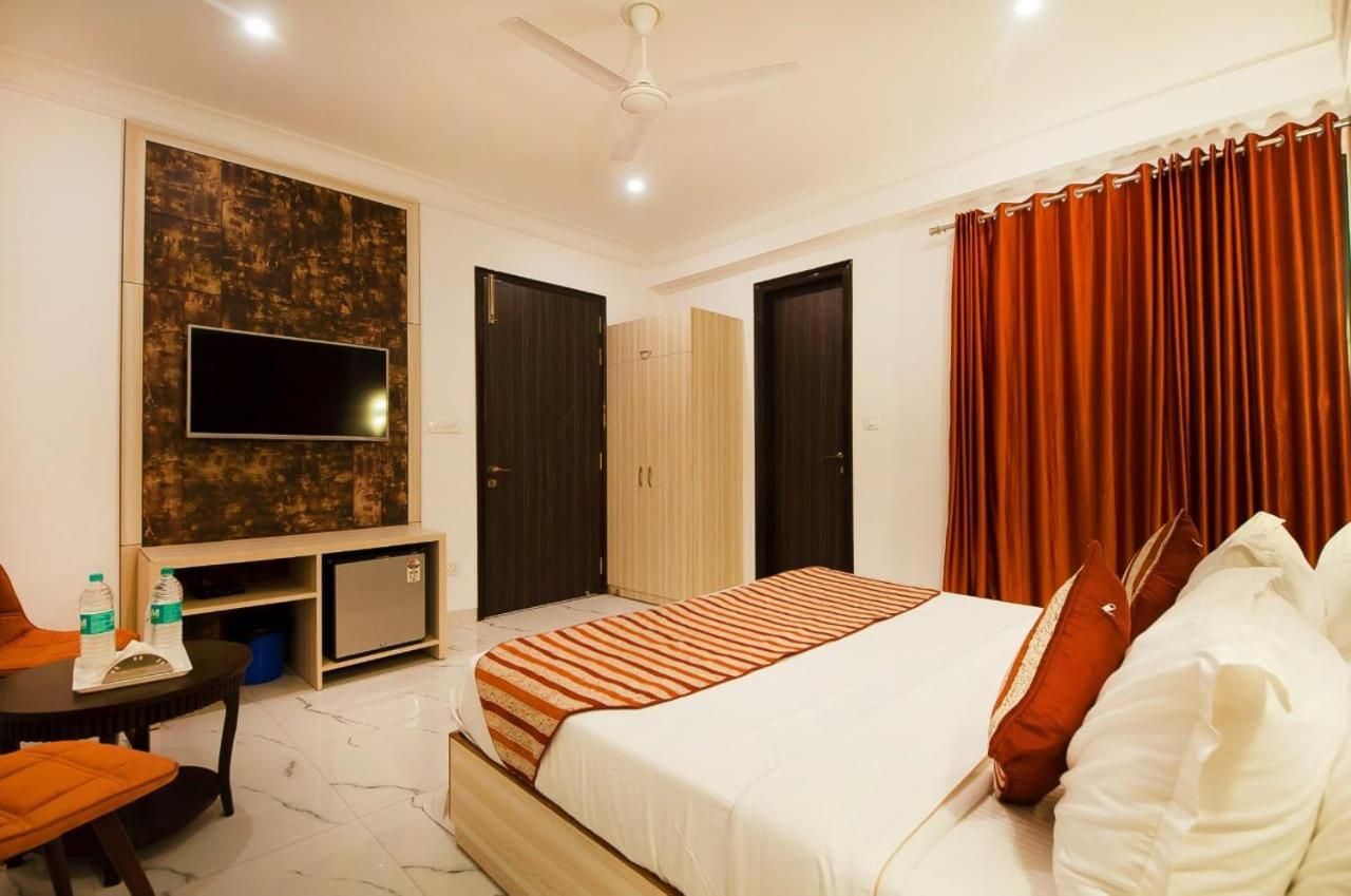 Hotel Almora Inn - Near By Delhi International Airport - With Free Airport Pickup And Drop Nuova Delhi Esterno foto