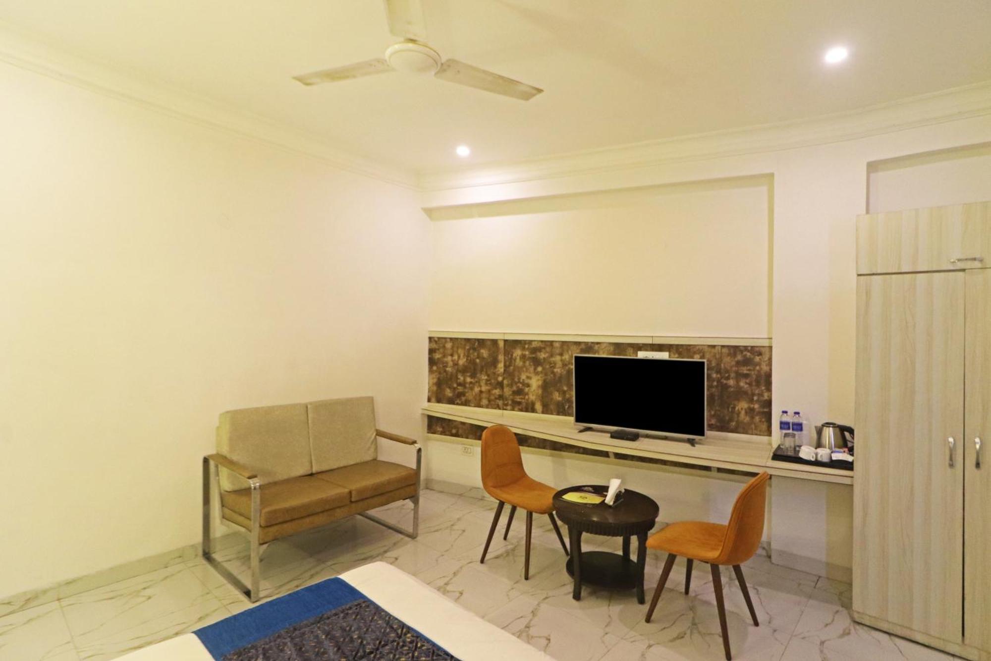 Hotel Almora Inn - Near By Delhi International Airport - With Free Airport Pickup And Drop Nuova Delhi Esterno foto