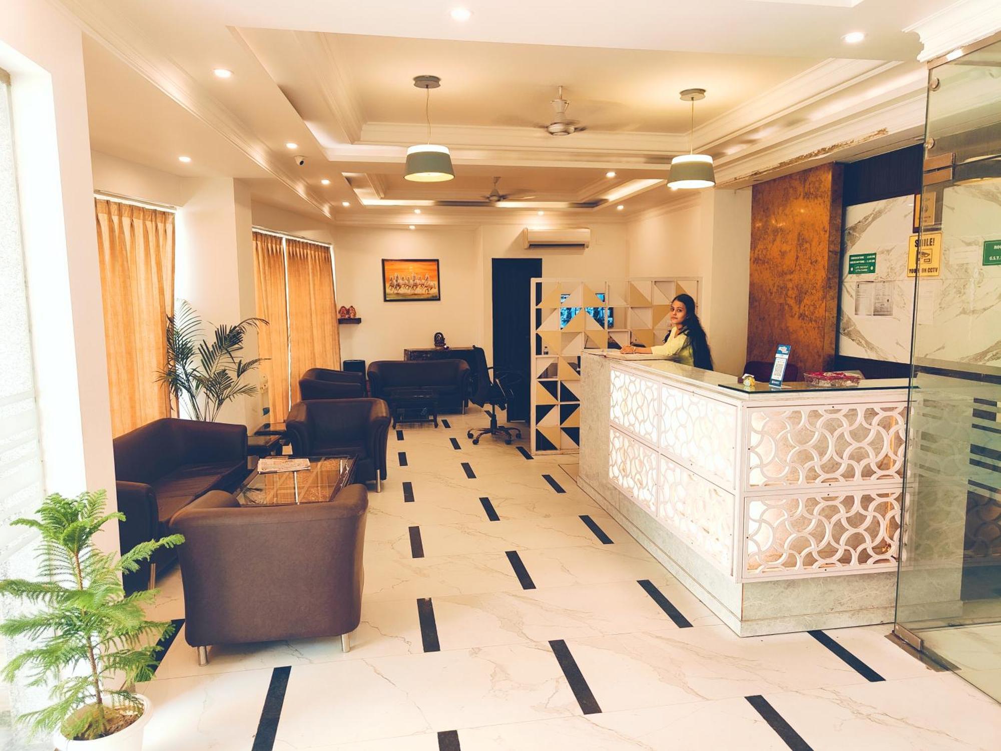 Hotel Almora Inn - Near By Delhi International Airport - With Free Airport Pickup And Drop Nuova Delhi Esterno foto