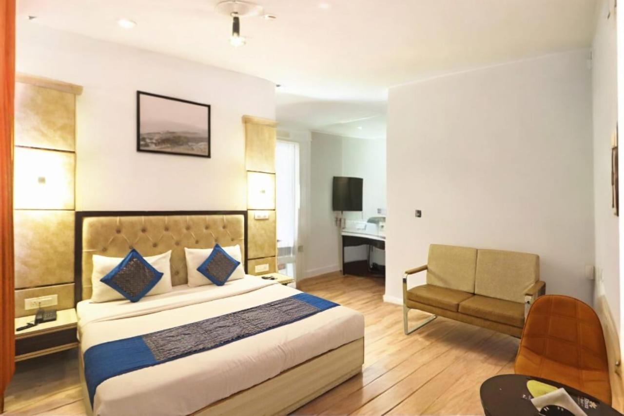 Hotel Almora Inn - Near By Delhi International Airport - With Free Airport Pickup And Drop Nuova Delhi Esterno foto