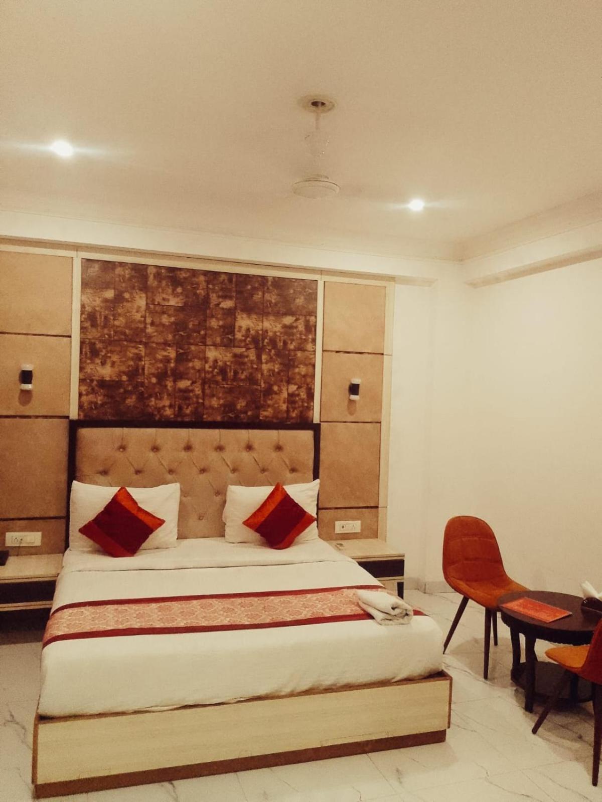 Hotel Almora Inn - Near By Delhi International Airport - With Free Airport Pickup And Drop Nuova Delhi Esterno foto