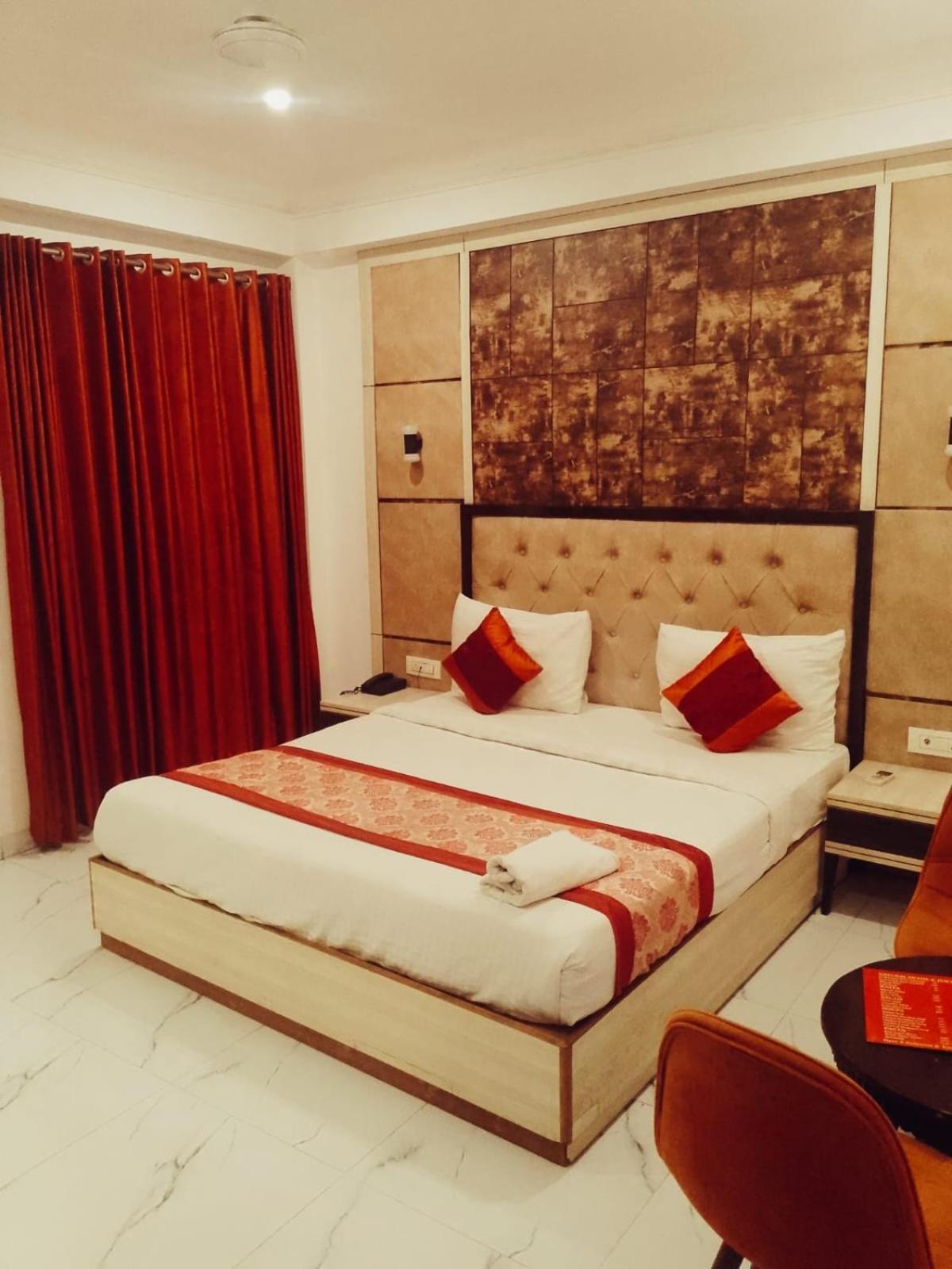 Hotel Almora Inn - Near By Delhi International Airport - With Free Airport Pickup And Drop Nuova Delhi Esterno foto