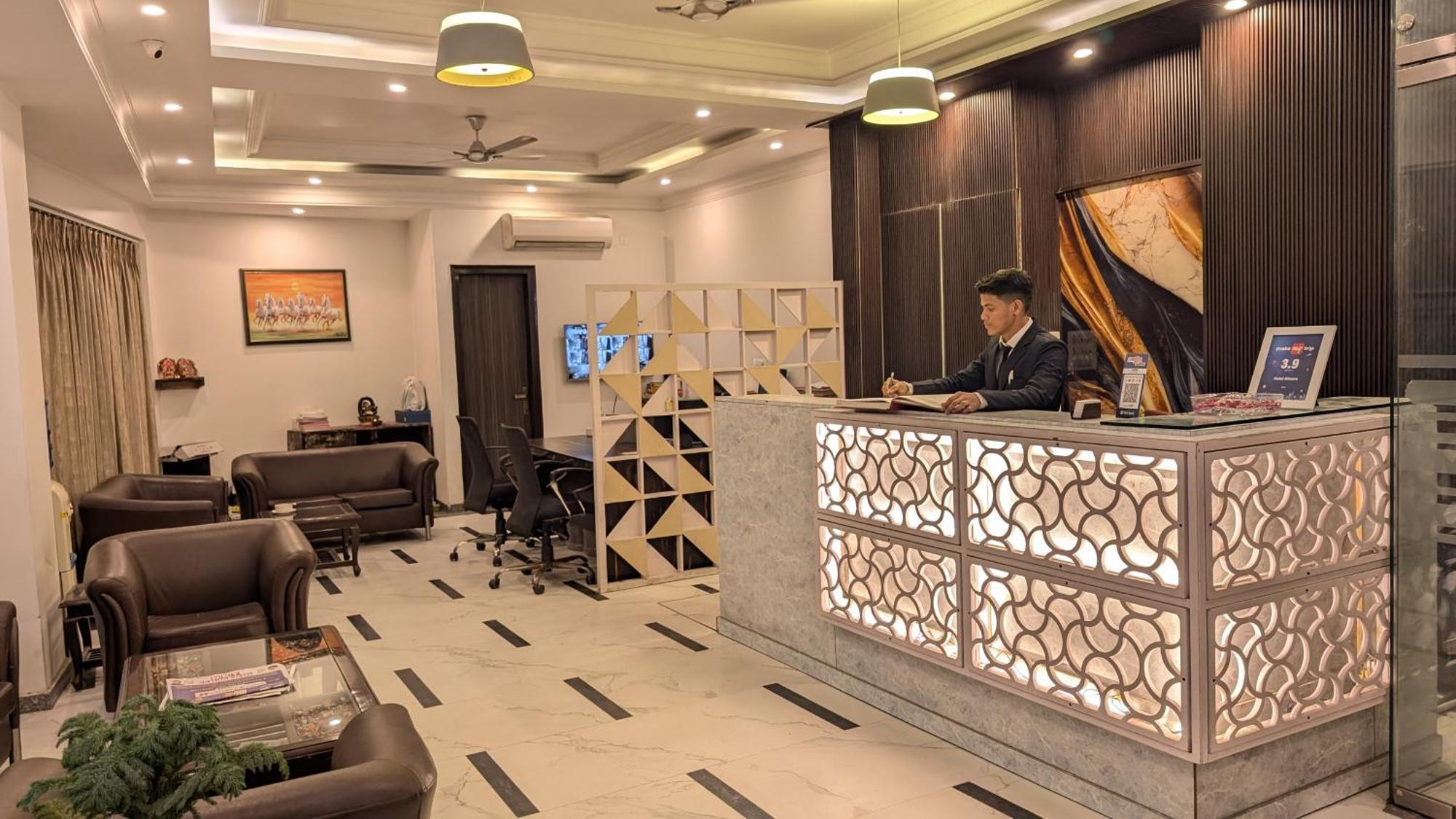 Hotel Almora Inn - Near By Delhi International Airport - With Free Airport Pickup And Drop Nuova Delhi Esterno foto